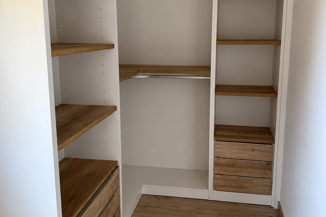 Walk-in closet a medida — después